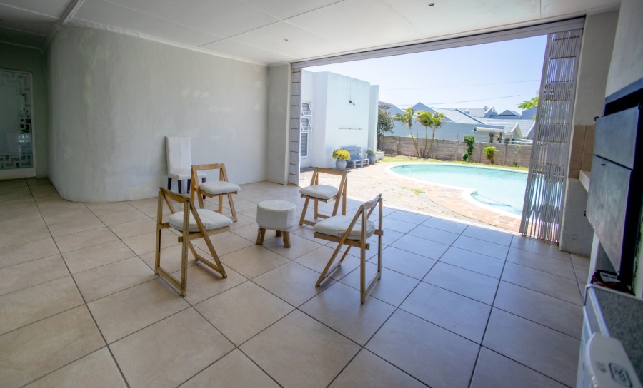 4 Bedroom Property for Sale in Beacon Bay Eastern Cape